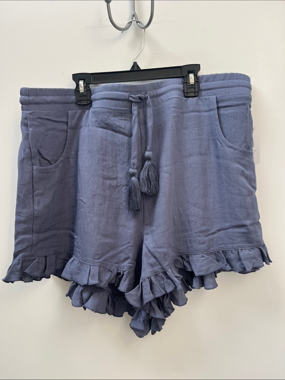 NWT Torrid Festi Ruffle Hem Short, Size 2